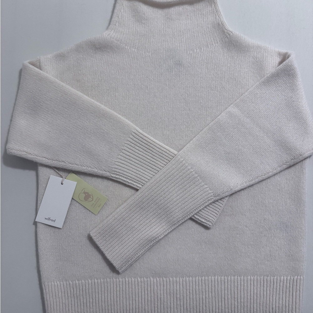Wilfred Luxe Cashmere Cyprie sweater light birch
